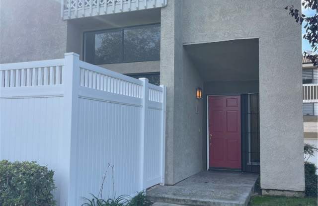 Photo of 380 W Wilson