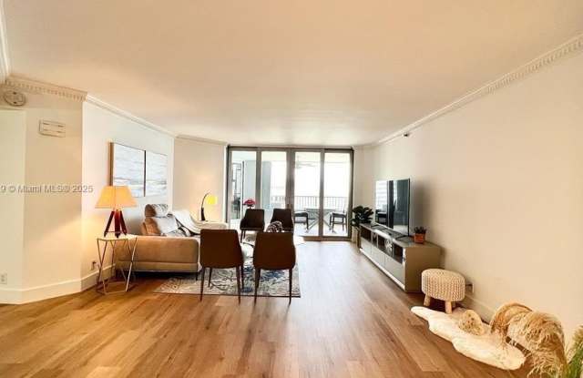 Photo of 5200 N Ocean Dr