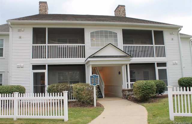 Photo of 2664 South Knightsbridge Circle