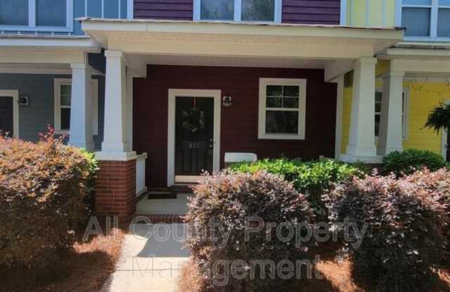 833 Forest Park Rd