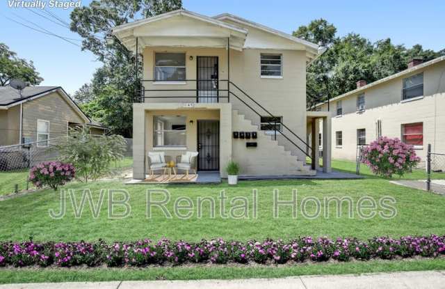 Photo of 1524 21st St W #3