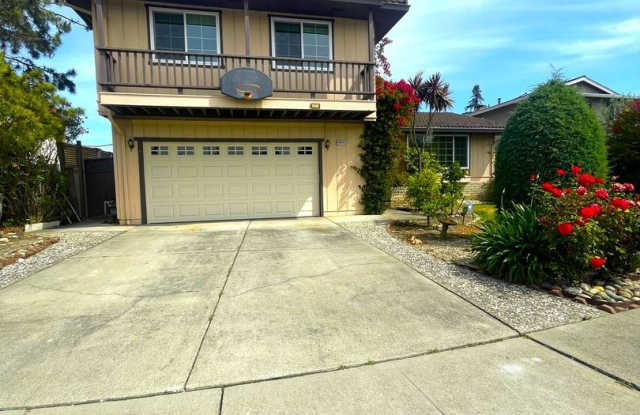 40216 Hacienda Ct