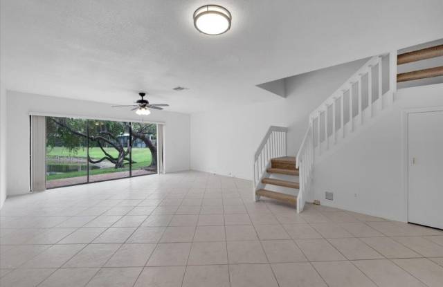 Photo of 4718 NW 82nd Avenue