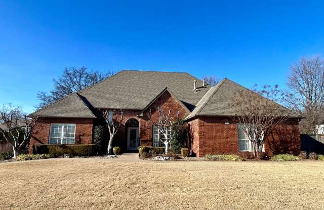 Stunning 4 bedroom, 3 bath home with a pool in beautiful Cedar Ridge!