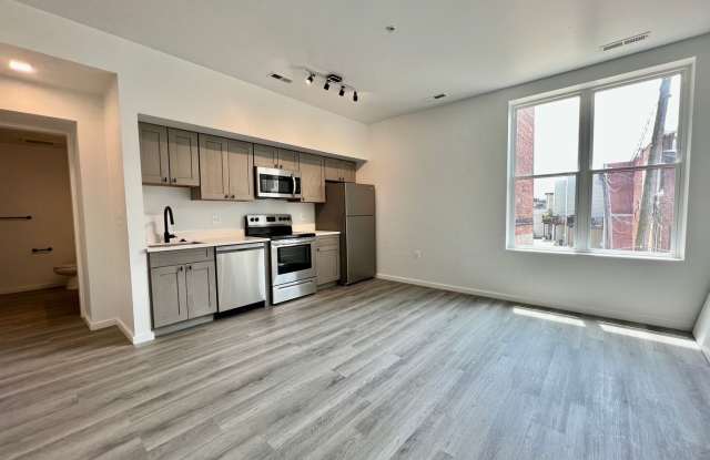 725 W Pratt