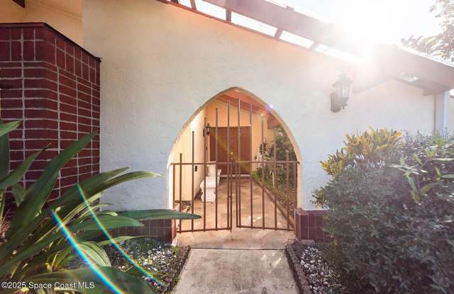 1326 Cherry Hills Road NE