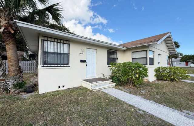 5607 North Flagler Drive