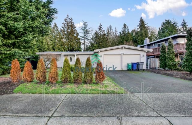 7506 143rd Ave NE - 7506 143rd Avenue Northeast, Redmond, WA 98052