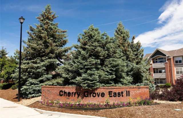Move in Ready!! 3 Bedroom Condo - Cherry Grove - Aurora.....