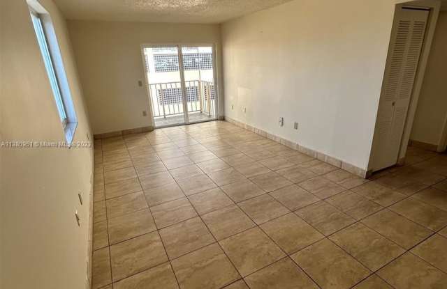 1219 NW 2 St