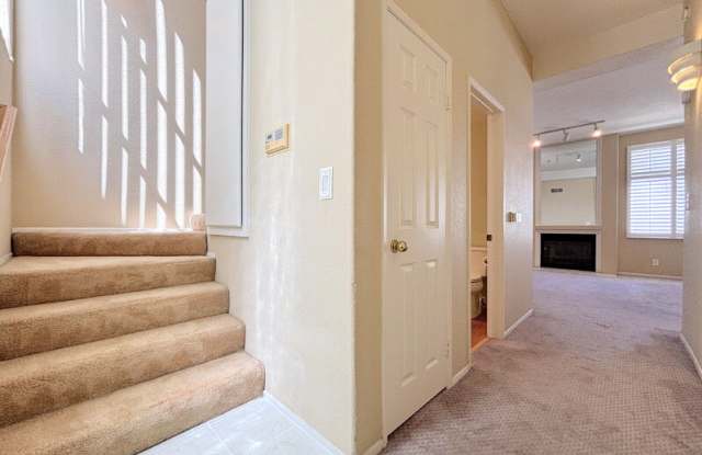 129 N Hillcrest Blvd