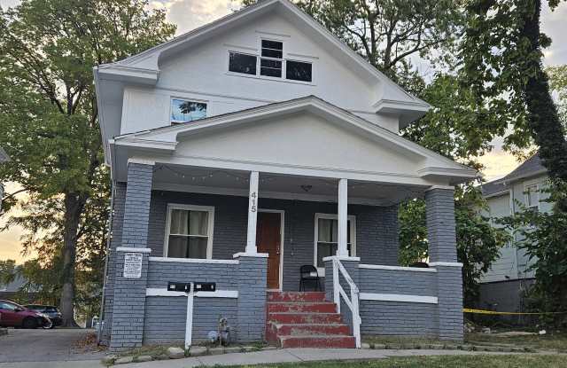 Photo of 415 N Spring St