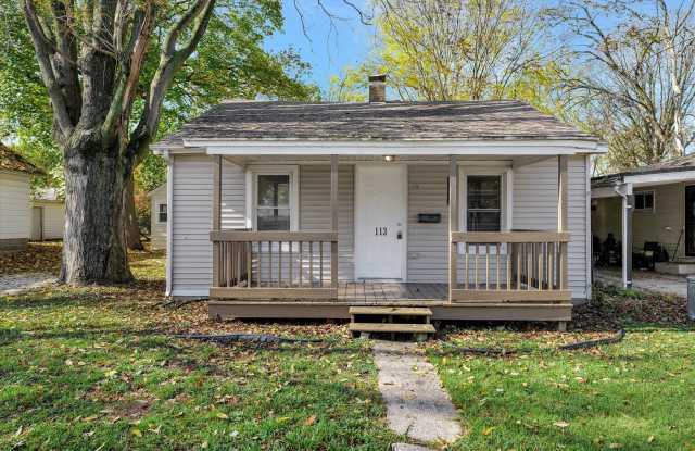 2 BED / 1 BATH HOUSE IN URBANA W/ UPDATES