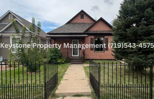Charming Pet Friendly House 2 Bedroom/1.5 Bathroom/Oversized Garage $1500/$1500