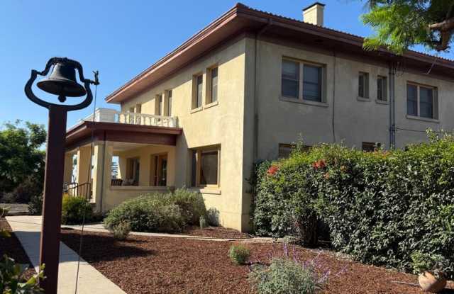 Spacious Somis Country Estate – 4+3 4,000 Sq. Ft. of Timeless Charm