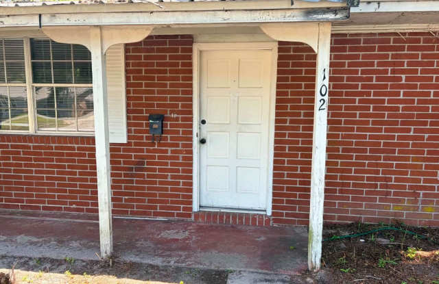 1061 SW MCFARLANE 102