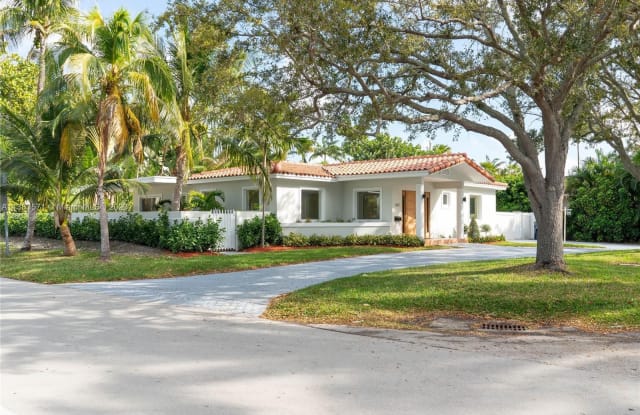 663 Woodcrest Rd - 663 Woodcrest Road, Key Biscayne, FL 33149