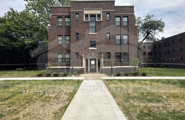 2305 Grand Ave Des Moines IA apartments for rent