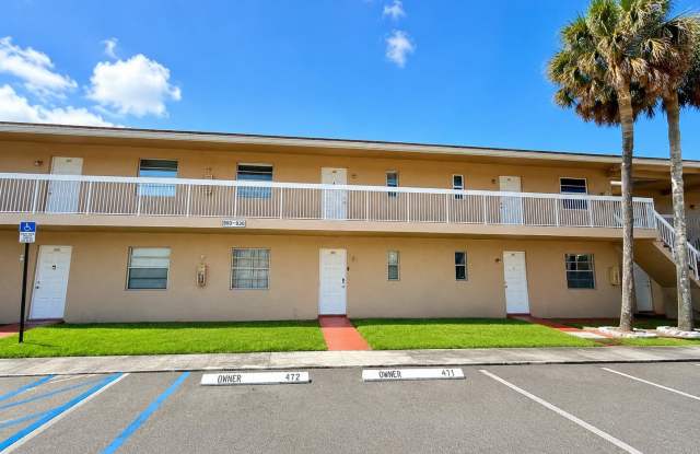 918 TWIN LAKES Drive