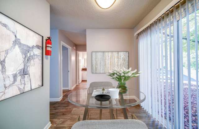 Photo of Colonial House