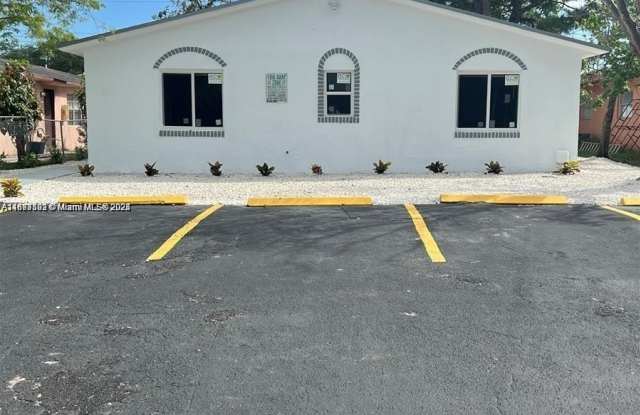 Photo of 840 SW 6th Ct