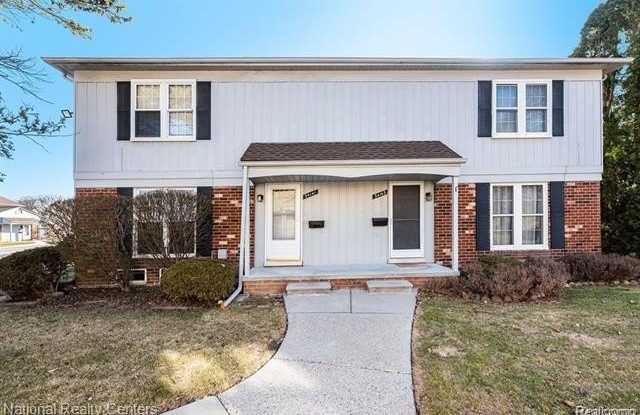 Photo of 34141 GARFIELD Circle