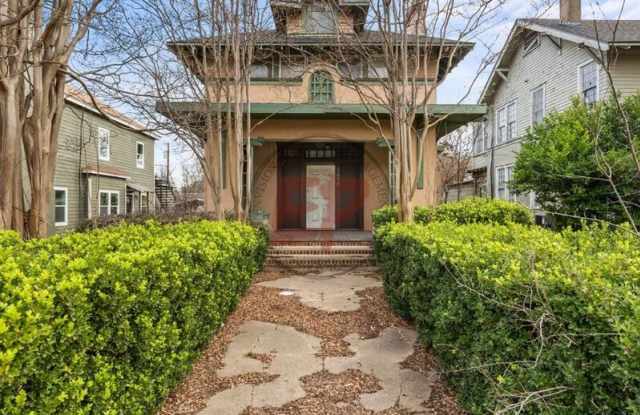 Photo of 2214 Gorman Avenue