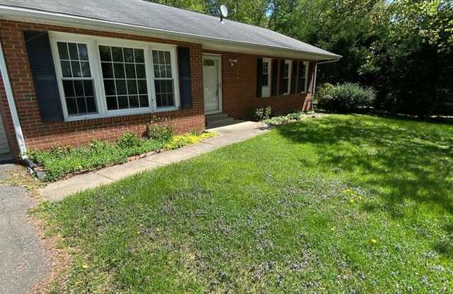 3031 SLEEPY HOLLOW RD