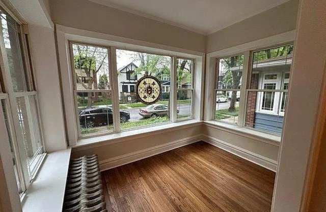 3349 W Eastwood Avenue