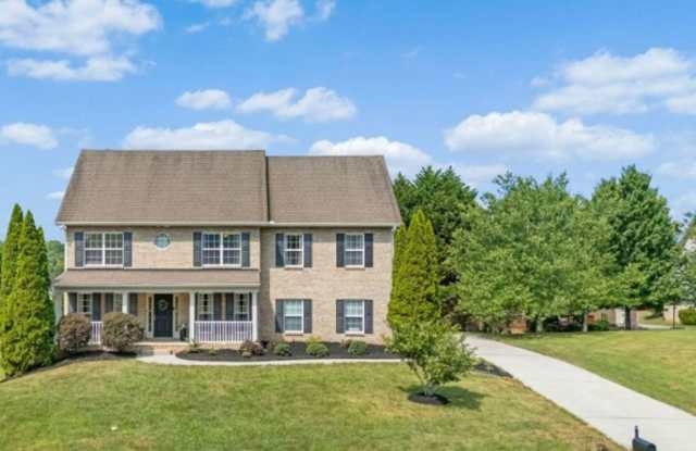 Knoxville 37934 - 4 bedroom 2 bath - call Jean Chung 865-386-1022