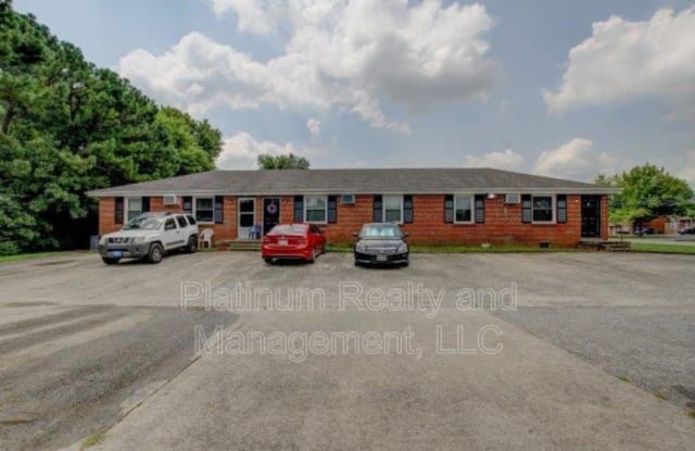 805-2 Golfview Place - 805 Golfview Pl, Clarksville, TN 37043