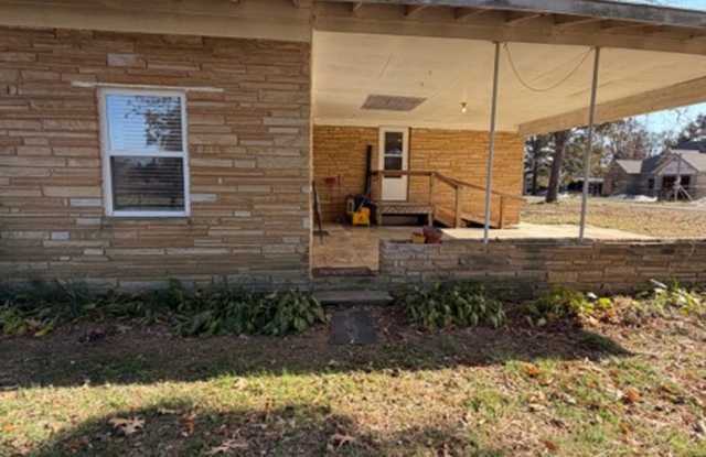 2 Bed / 1 Bath Home in Newark | Newly Updated