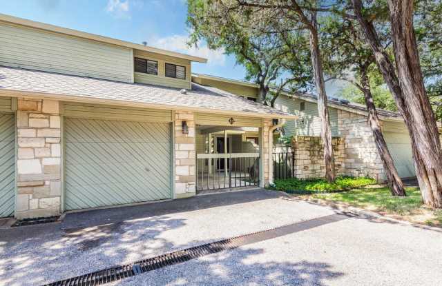 4404 Travis Country Circle #C3 78735 | 2 Bed 2 1/2 Bath 1 Car garage $2500