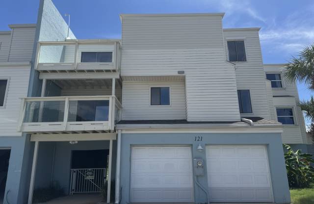 Photo of 121 Avenida 23