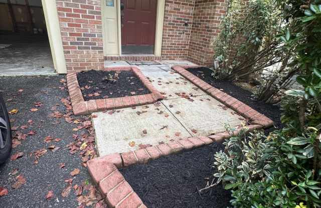 14325 GOVERNOR LEE Place