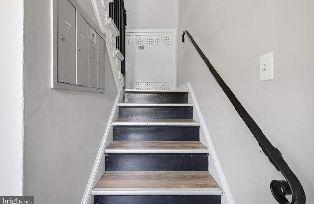 3919 R Street SE unit: 2