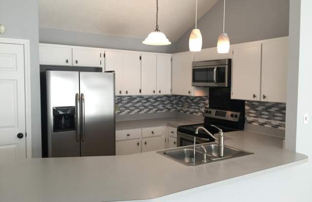 3065 Yorktown Circle