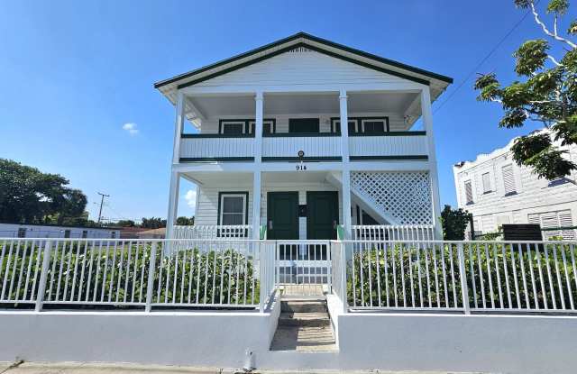 914 10th Street