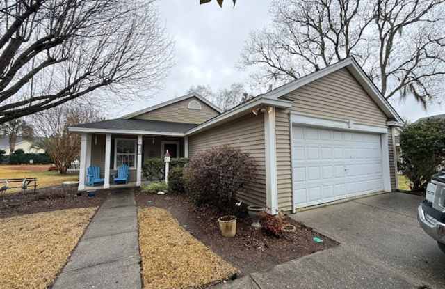 3 Bedroom 2 Bath House in Shadowmoss - West Ashley