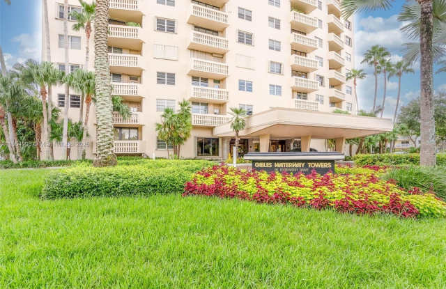 Photo of 90 Edgewater Dr