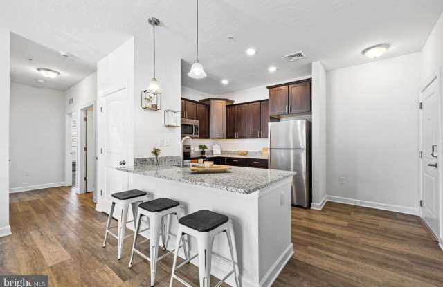 Photo of 2308 LINCOLN WAY