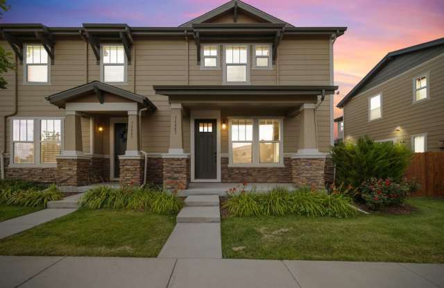 Outstanding Townhome W/ Large 3 Bed- 2.5 Bath and 2-Car Garage!