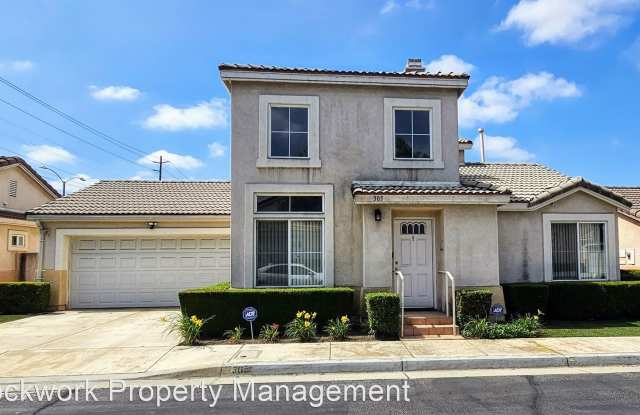 305 Oakview Dr