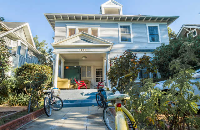 The Carina Victorian Home near the Row!