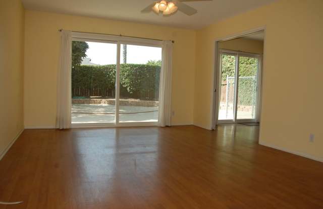 Large Home Near Magnolia Shopping Center