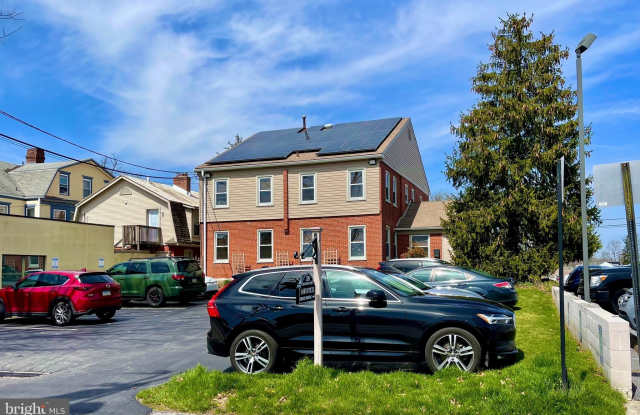 320-322 W FRONT Street