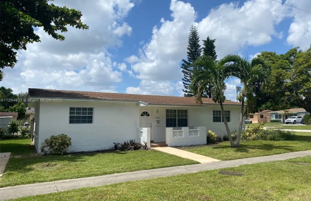 15480 NE 14th Ave - 15480 NE 14th Ave, North Miami Beach, FL 33162