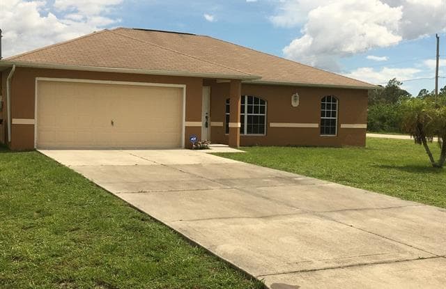 204 Blackstone DR - 204 Blackstone Drive, Lehigh Acres, FL 33913