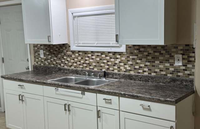 Photo of 2102-2104 Messanie St.