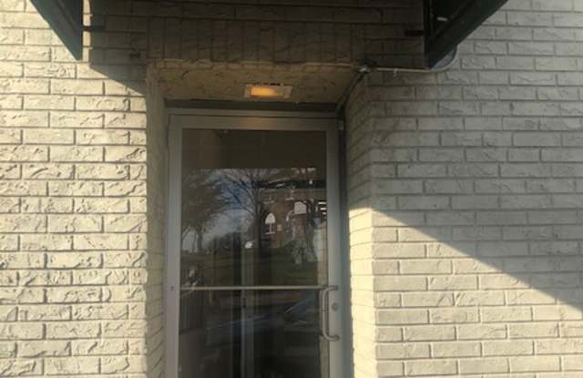 300 Main St
